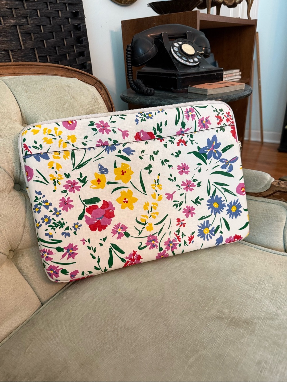 🌸 Kate Spade New York Garden Bouquet Floral Laptop Sleeve 15” White Multi - Picture 4 of 14